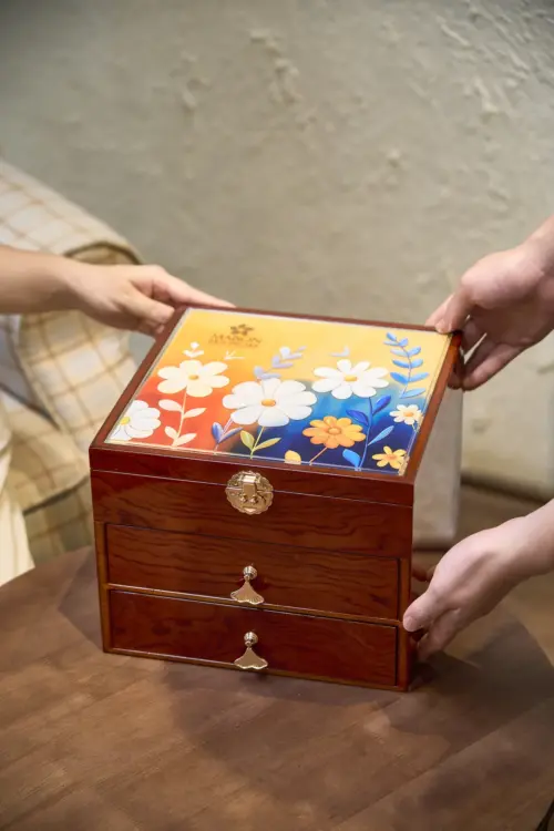 Bánh trung thu Maison Mooncake - hộp Cuốn Hút - set 08 bánh nướng 120g