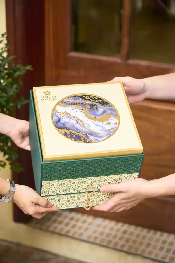 Bánh trung thu Maison Mooncake - hộp Quý Phái - set 08 bánh nướng 120g