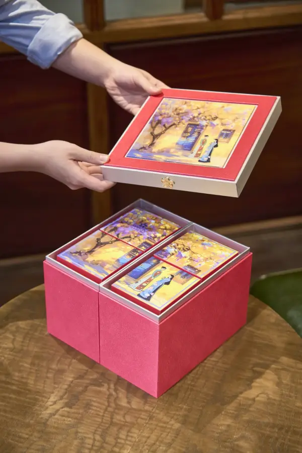 Bánh trung thu Maison Mooncake - hộp Quyến Rũ - set 08 bánh nướng 80g